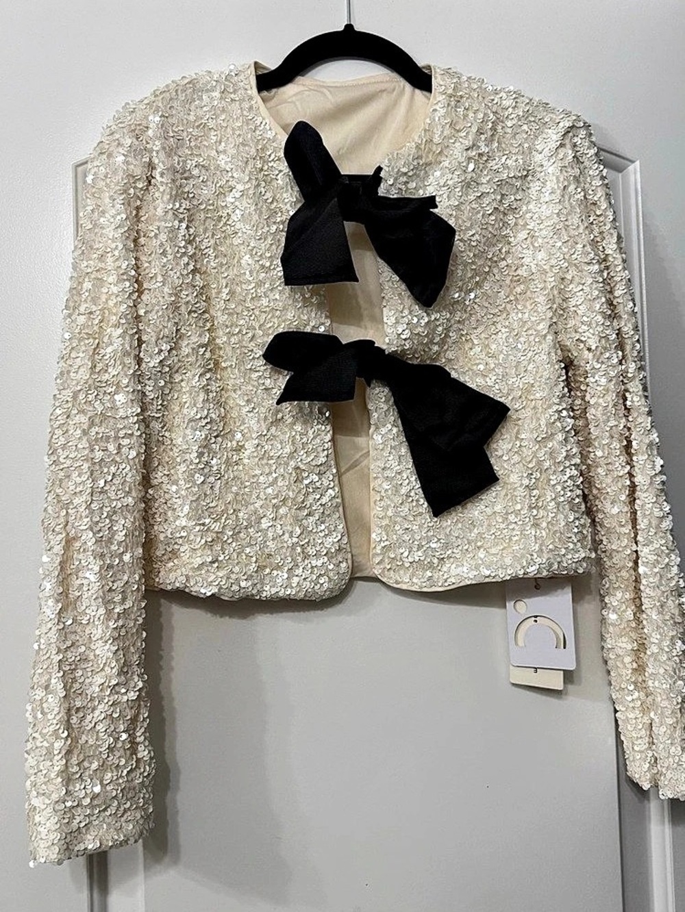 COMMENSE Bow Detail Sequined Jacket in White